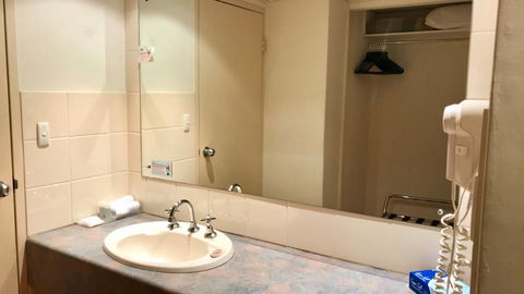 Haven Marina Motel - Accommodation QLD 5