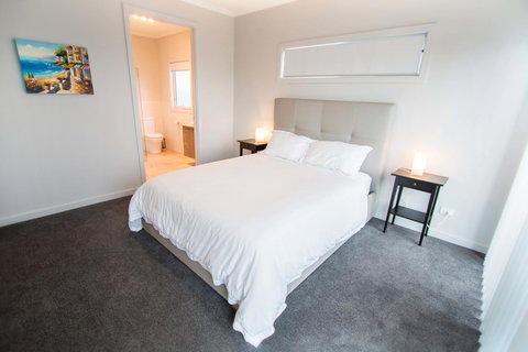 Wellington Lake Retreat - Accommodation QLD 15