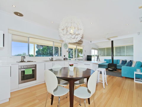 Boat House - Accommodation QLD 0