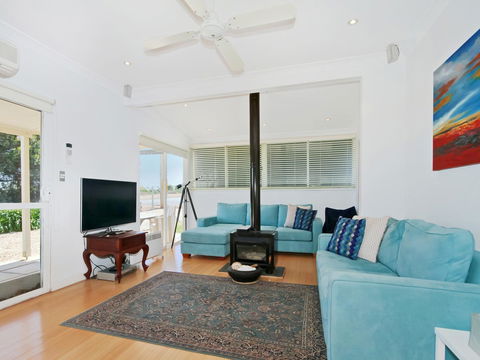 Boat House - Accommodation QLD 2