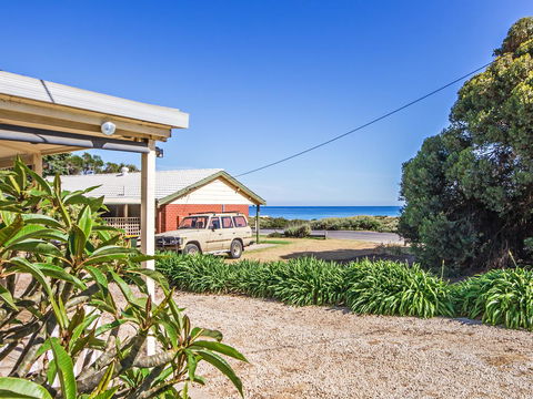 Boat House - Accommodation QLD 12