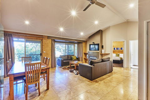 Eight Willows Retreat - Accommodation QLD 12