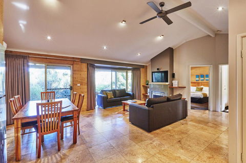 Eight Willows Retreat - Accommodation QLD 1