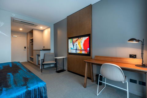 The Adnate Perth - Art Series - Accommodation QLD 12