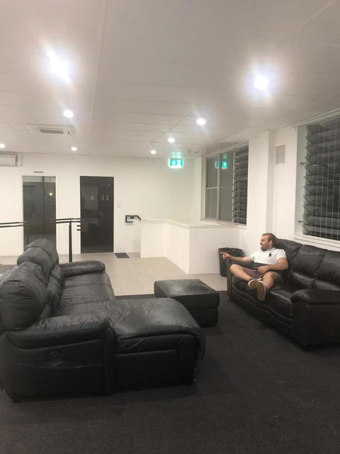 Perth City Backpackers Hostel - Note - Valid Passport Required To Check In - Accommodation QLD 12