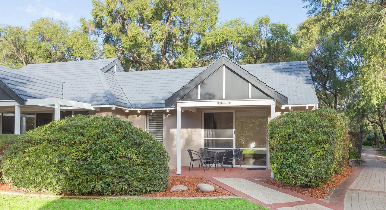 Broadwater WA Accommodation QLD