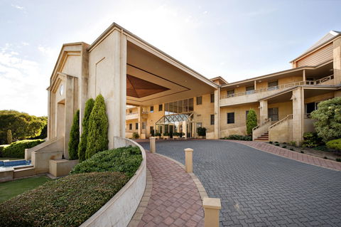 Abbey Beach Resort - Accommodation QLD 6