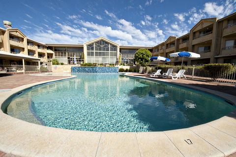 Abbey Beach Resort - Accommodation QLD 1