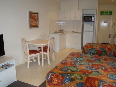 Dunsborough Central Motel - Accommodation QLD 10