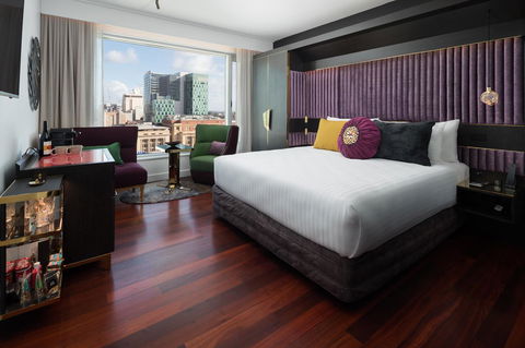 QT Perth - Accommodation QLD 1