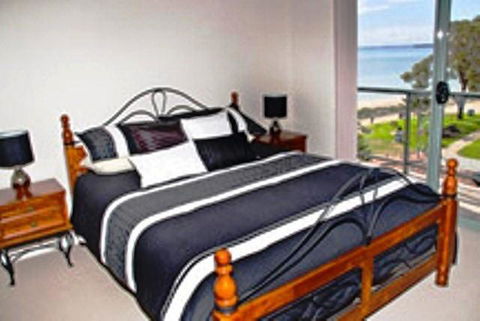 Boardwalk By The Beach - Accommodation QLD 9