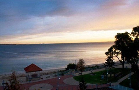 Boardwalk By The Beach - Accommodation QLD 4