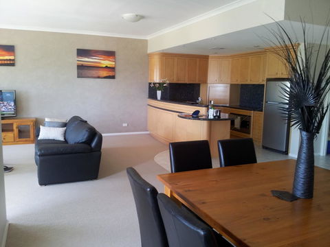 Boardwalk By The Beach - Accommodation QLD 1