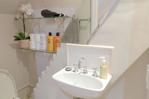 Stunning Terrace In Centennial Park - Accommodation QLD 12