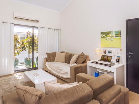 Home Apartment - Perth City Centre - Free WiFi - Accommodation QLD 0