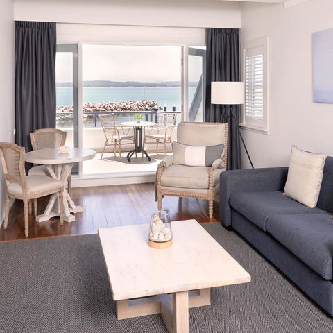 Anchorage Port Stephens - Accommodation QLD 25