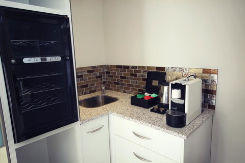 Swan River Hotel - Accommodation QLD 38