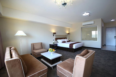 Swan River Hotel - Accommodation QLD 42