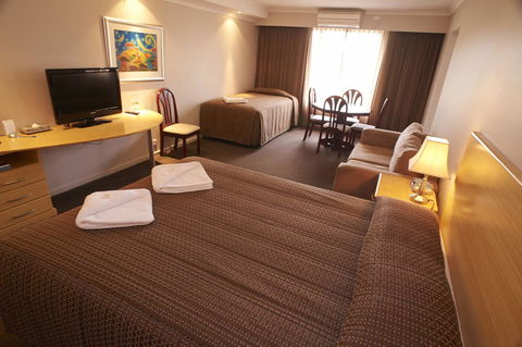 Dog Rock Motel - Accommodation QLD 40