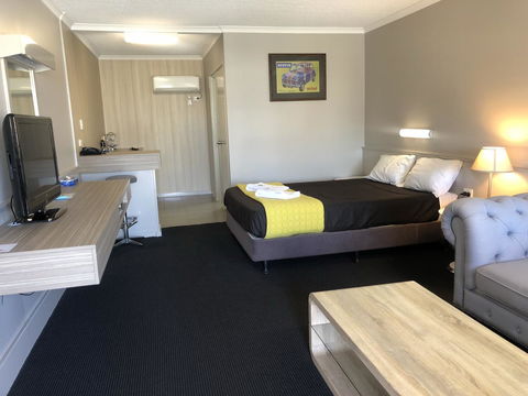 Dog Rock Motel - Accommodation QLD 24