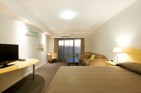 Dog Rock Motel - Accommodation QLD 32