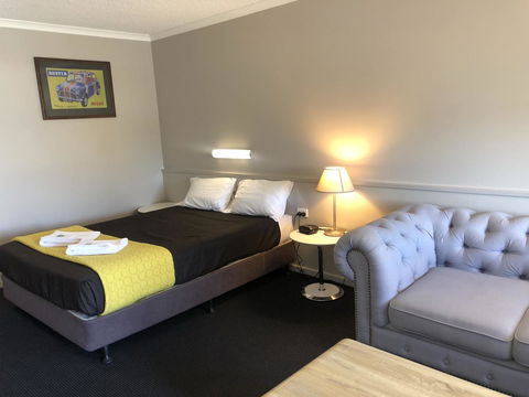 Dog Rock Motel - Accommodation QLD 27