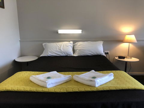 Dog Rock Motel - Accommodation QLD 22