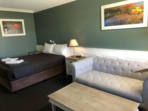Dog Rock Motel - Accommodation QLD 1