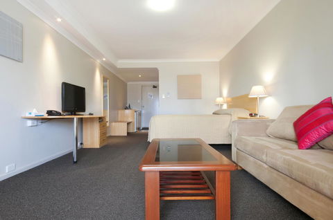 Dog Rock Motel - Accommodation QLD 33