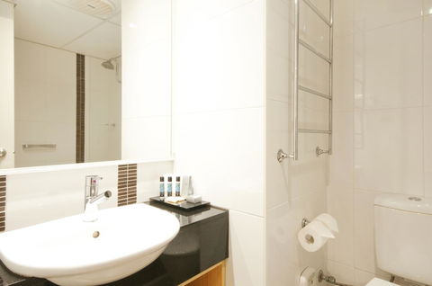 Dog Rock Motel - Accommodation QLD 41