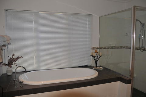 Glenelg On King Bed & Breakfast - Accommodation QLD 26