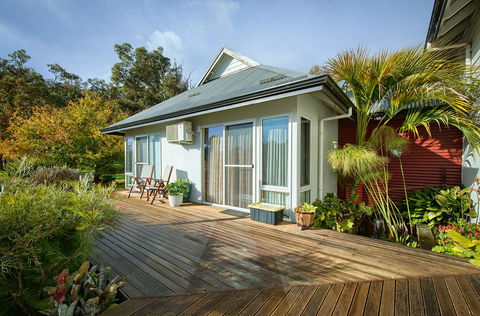 Glenelg On King Bed & Breakfast - Accommodation QLD 7