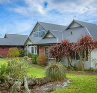 Glenelg on King Bed  Breakfast - Accommodation QLD