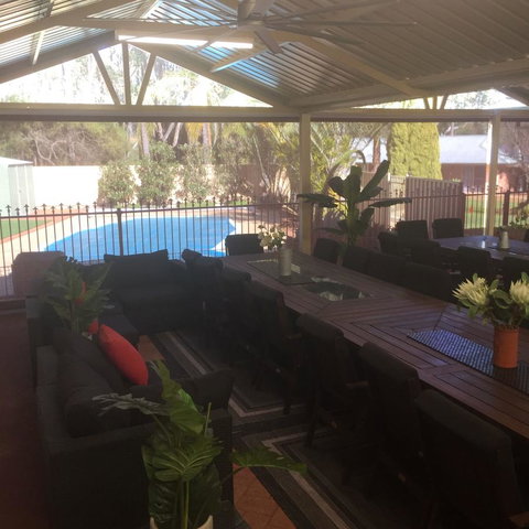 Travellers Rest Motel - Accommodation QLD 4