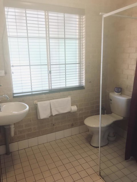 Travellers Rest Motel - Accommodation QLD 10