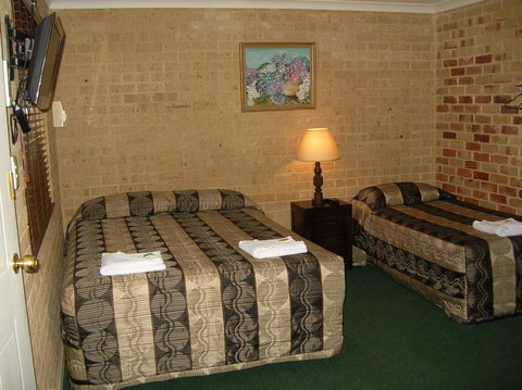 Travellers Rest Motel - Accommodation QLD 11