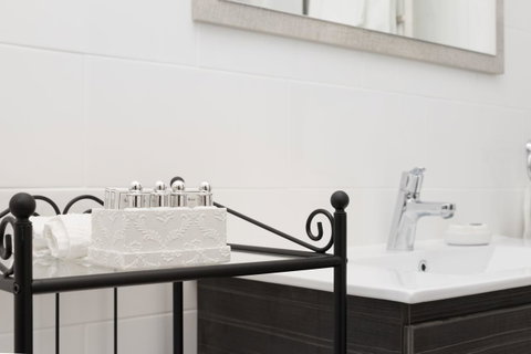Blue Door Apartments - Accommodation QLD 4