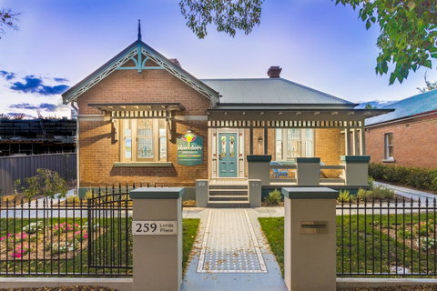 Blue Door Apartments - Accommodation QLD 0