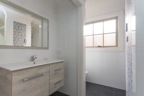 Blue Door Apartments - Accommodation QLD 15
