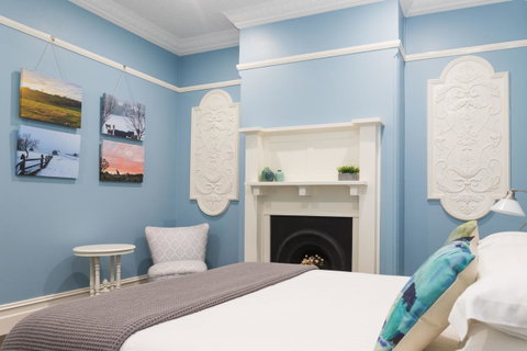 Blue Door Apartments - Accommodation QLD 5