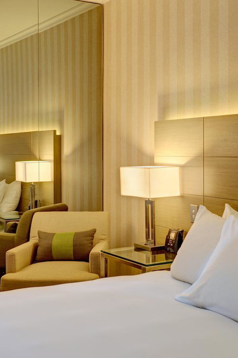Parmelia Hilton Perth - Accommodation QLD 40