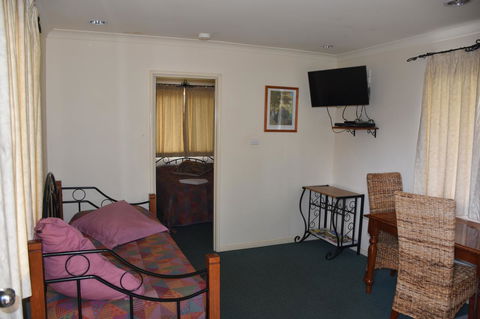 Mount Barker Valley Views Motel & Chalets, Western Australia - Accommodation QLD 36