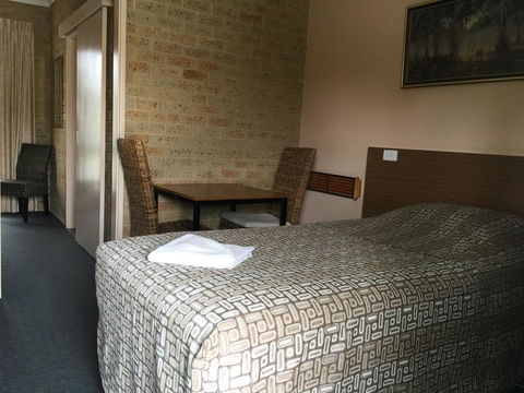 Mount Barker Valley Views Motel & Chalets, Western Australia - Accommodation QLD 8