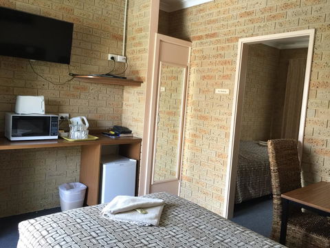 Mount Barker Valley Views Motel & Chalets, Western Australia - Accommodation QLD 7