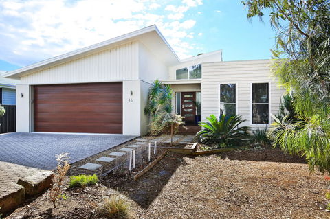 Calming Waters - Pet Friendly - Community Pool - Accommodation QLD 38