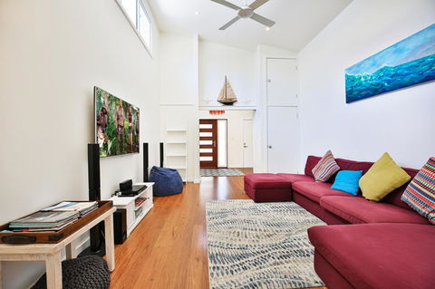 Calming Waters - Pet Friendly - Community Pool - Accommodation QLD 3