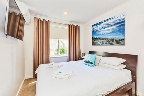 Cape View Beach Resort - Accommodation QLD 2