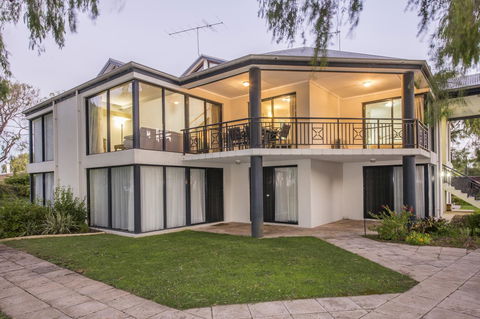 Cape View Beach Resort - Accommodation QLD 28