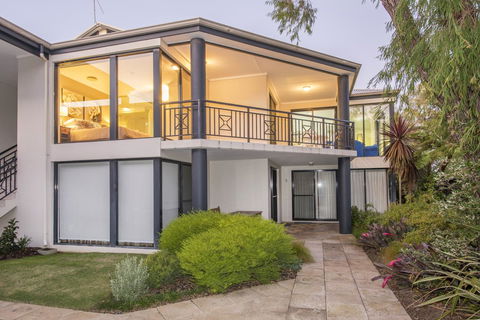 Cape View Beach Resort - Accommodation QLD 34