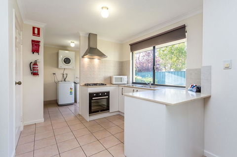 Country Comfort Perth - Accommodation QLD 16